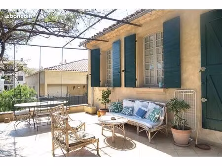 appartement de 111m2 dans une bâtisse ancienne avec terrasse de 36m2
