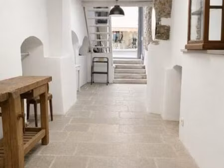 local commercial atelier