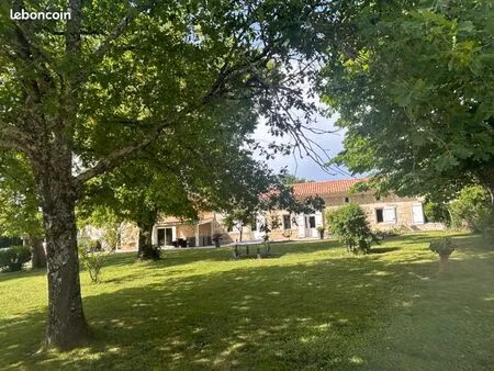 vente maison de 375 m² huit pièces quatre chambres  deux salle d’eau et deux salles de bai