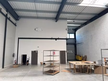 local d'activité 277 m²