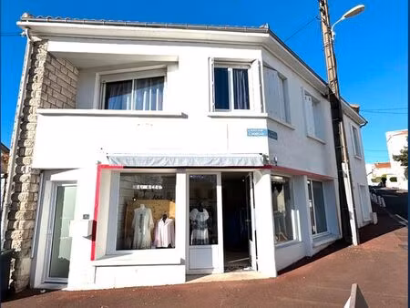 local commercial royan centre