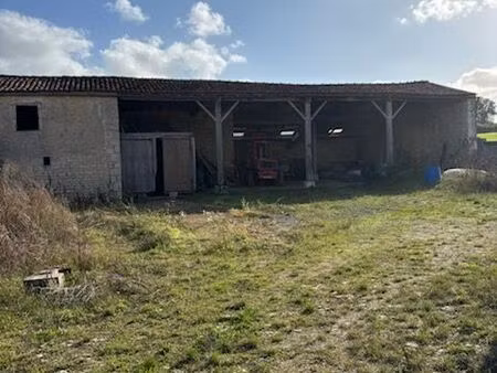 grand hangar 200m2