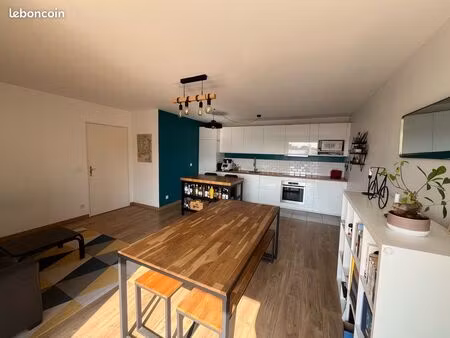 appartement meublé de 54m2 refait à neuf (2 pièces - balcon - lumineux)
