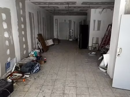 murs commerciaux 77 m² marseille