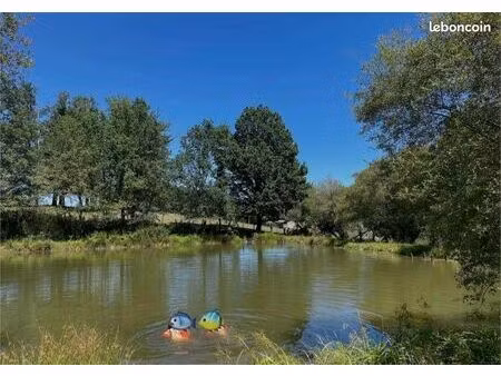 étang et forêt en charente limite dordogne