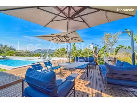villa provençale soigneusement modernisée - vue exceptionnelle sur l’estérel - cadre privi