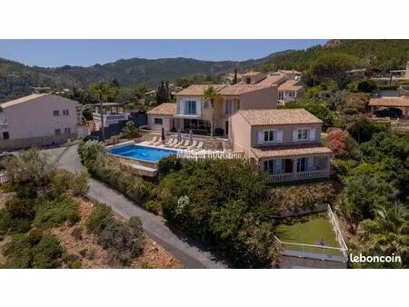 maison 9 pièces 420 m²