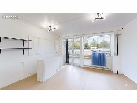 commerce 58 m²