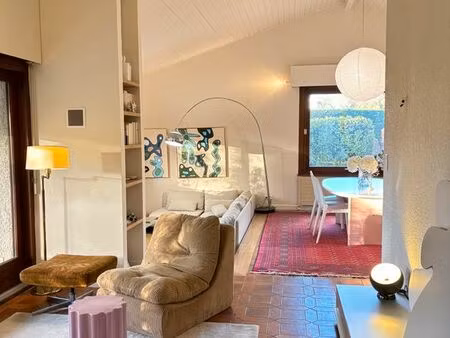 maison d’architecte meublée de 180 m²  proche lac léman
