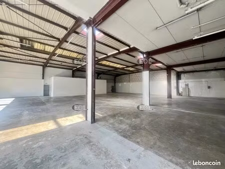 local bureaux 1 044 m²