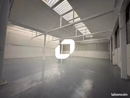 local d'activité 680 m²