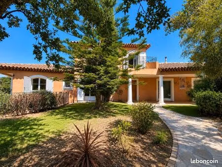 villa 8 pièces 220 m2 sur 1200 m2