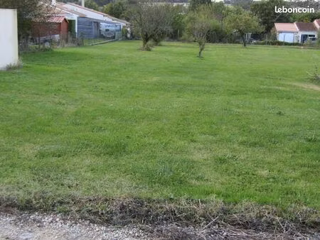 terrain a bâtir viabilisé de 1233 m2