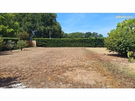 fontcouverte - terrain constructible - 678 m2