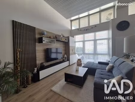 loft/atelier/surface 5 pièces 141 m²