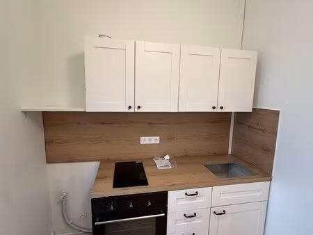 studio meublé entièrement rénové – moulin à vent – limite lyon 8