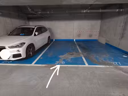 place parking 10000 euros