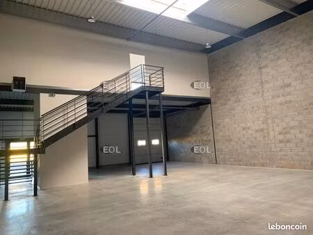local d'activité 267 m²