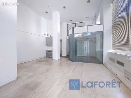 local commercial 260 m²