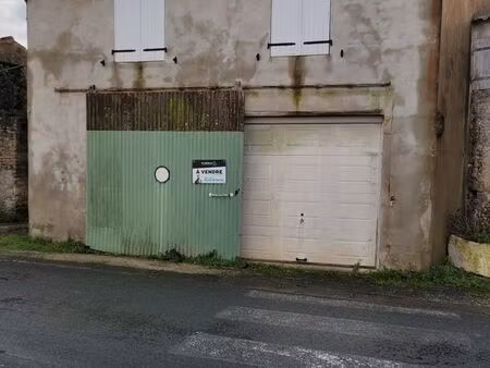 a vendre bâtiment à usage de garage actuellement