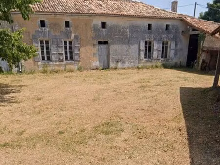 maison charentaise à restaurer
