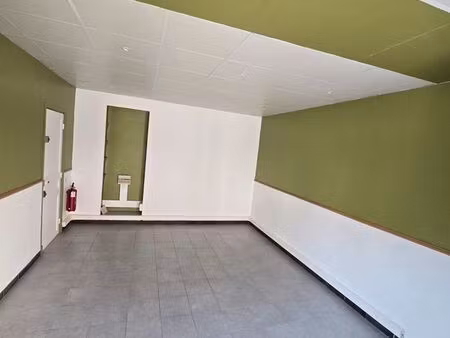 le muy a louer local commercial 21 m² - centre-ville - vitrine - 450 cc