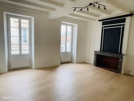 à vendre – ensemble immobilier en plein centre de montguyon