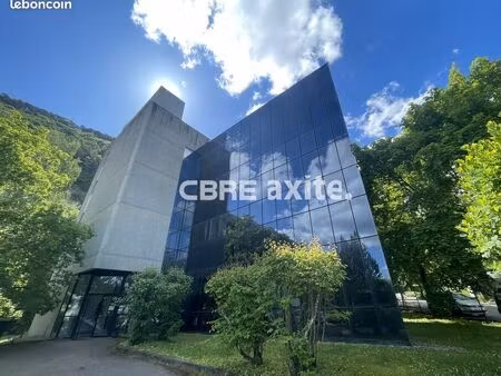 bureaux 750 m² annecy