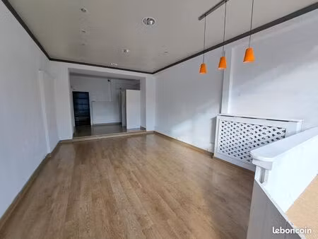 local commercial 74 m²