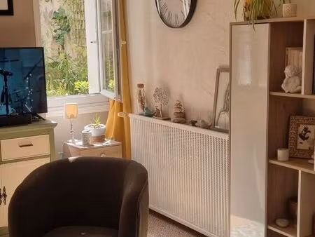 appartement rdc 3 pièces  fond de cour  a 2 pas du marché