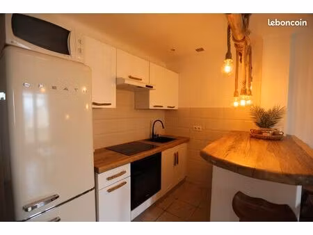 location grimaud 2 minutes de la mer cocon dans les vignes  2 chambres  à partir du 1er se