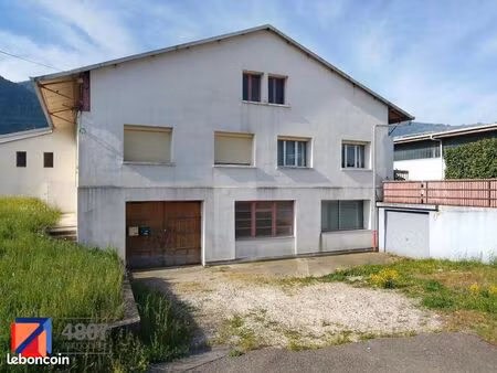 commerce 98 m²