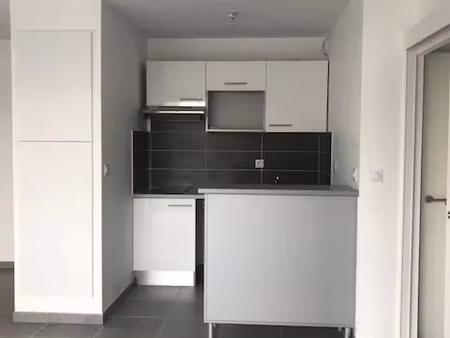 location appartement 2 pièces 44 m² à castelginest (31780)