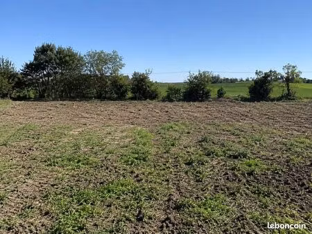 terrain 715 m² thaire