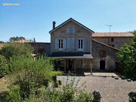 appartement 8 pièces 152 m²