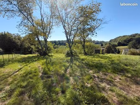 terrain 2351 m² uzerche