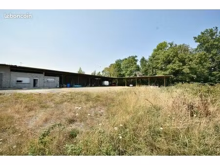 entrepôt 170 m² objat