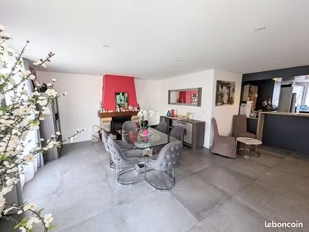 maison 9 pièces 172 m²