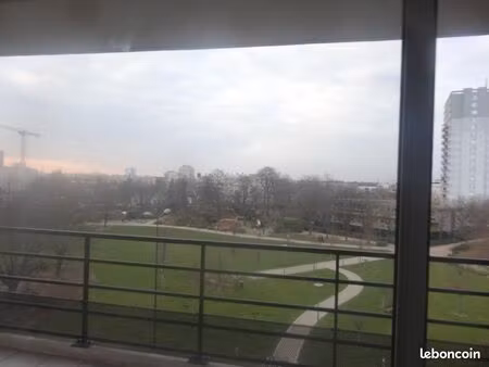 location studio de 29 m² à maisons-alfort  ascenseur  balcon  vue sur parc  très ensoleill