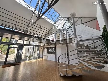 bureau 445 m²