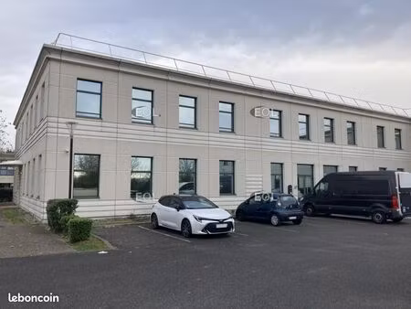 local bureaux 720 m²