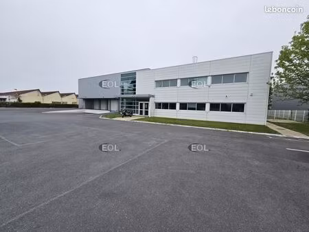 local bureaux 2 212 m²