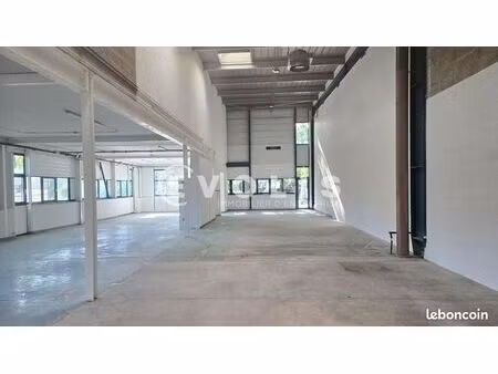 local d'activité 671 m²