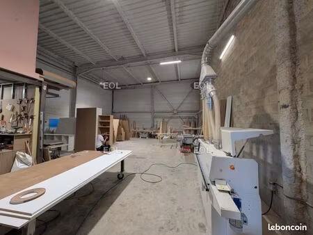 local d'activité 325 m²