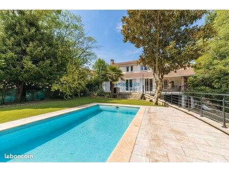 maison 8 pièces 175 m²