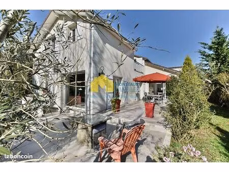 maison 8 pièces 180 m²