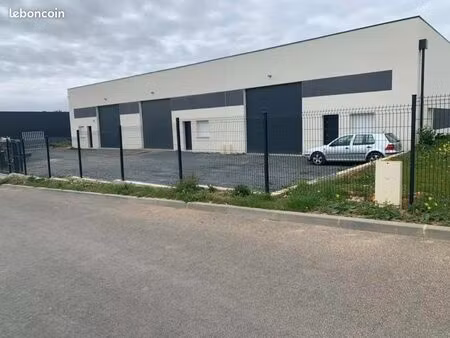 vente de sci - ensemble immobilier/batiment de 3 locaux commerciaux de 150m2
