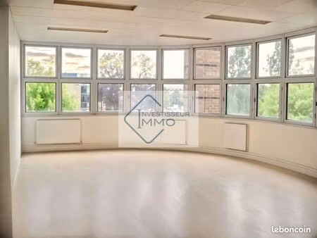 bureaux 100 m²