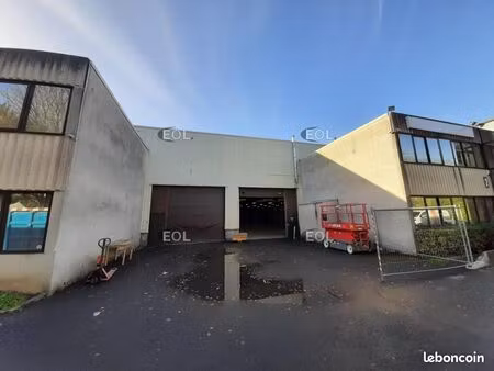 local d'activité 1 102 m²