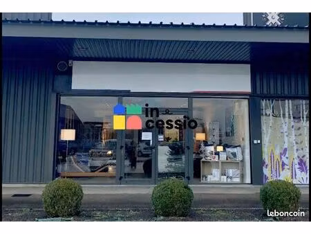 local commercial 134 m²